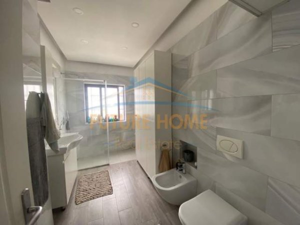 Tirane, shitet apartament 2+1+BLK Kati 16, 110 m² 220.000 Euro (Qender)