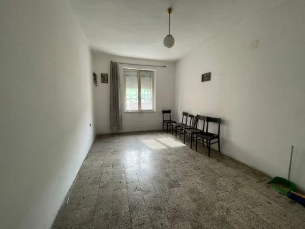 Tirane, shitet apartament 2+1+BLK Kati 6, 60 m² 95.000 Euro (Pallatet Agimi)