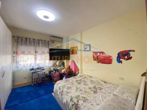 Tirane, shitet apartament 3+1+BLK Kati 12, 151 m² 302.000 Euro (Qender)