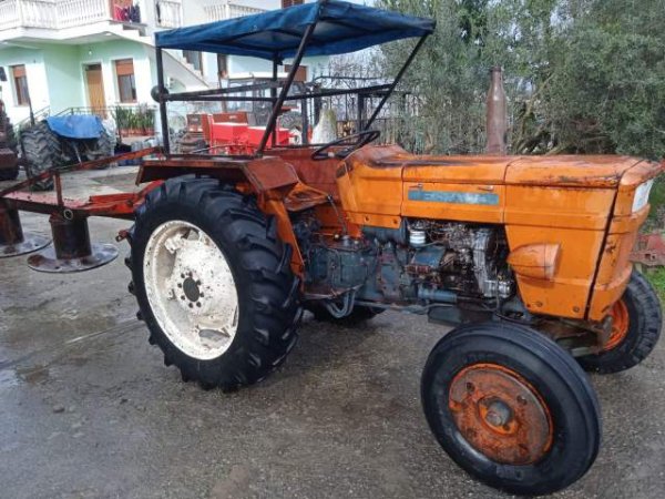 Divjake, shes Traktor Fiat 480 5.000 Leke