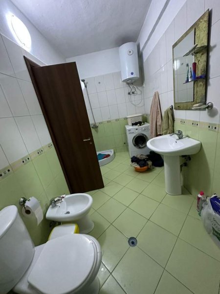 Tirane, shitet apartament 2+1+A+BLK Kati 3, 126 m² 95.000 Euro (Rruga Kastriotet)
