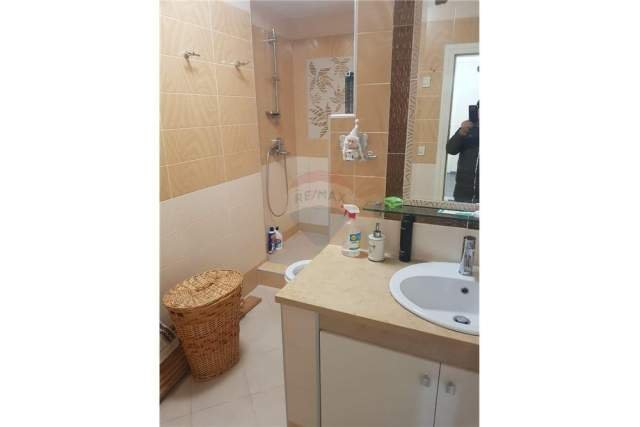 Tirane, jepet me qera apartament 1+1 Kati 6, 70 m² 450 Euro (Faik Konica)