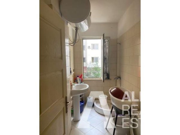 Tirane, jepet me qera apartament 1+1 Kati 1, 60 m² 250 Euro