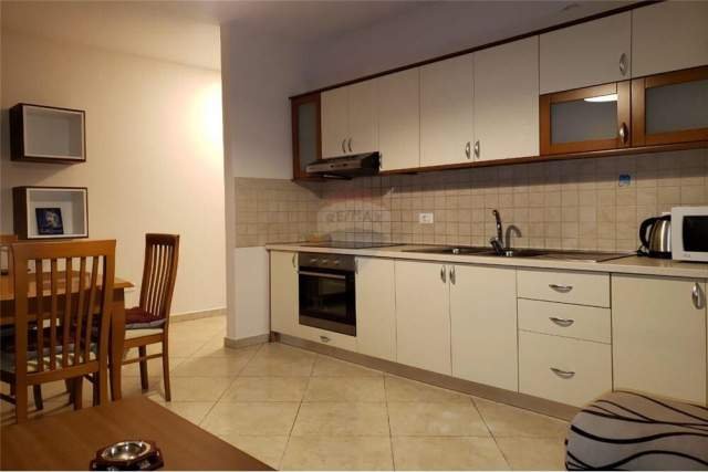 Tirane, jepet me qera apartament 2+1+BLK Kati 4, 92 m² 550 Euro (Kompleksi Delijorgji)