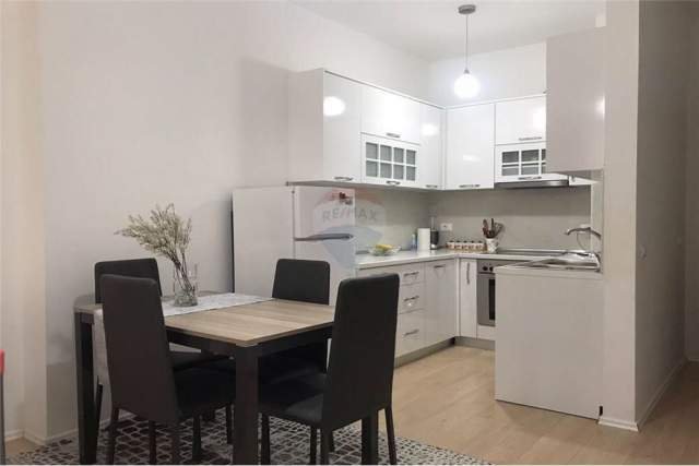 Tirane, jepet me qera apartament 1+1+BLK Kati 6, 67 m² 520 Euro (komuna e Parisit)