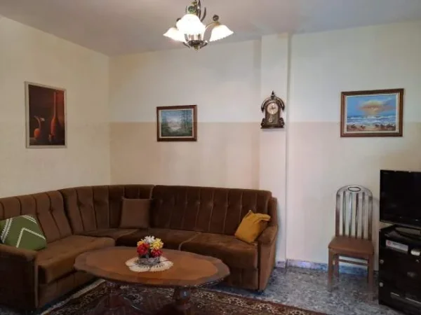 Tirane, jepet me qera apartament 2+1 Kati 2, 77 m² 450 Euro (prane rruges Hoxha Tahsim)