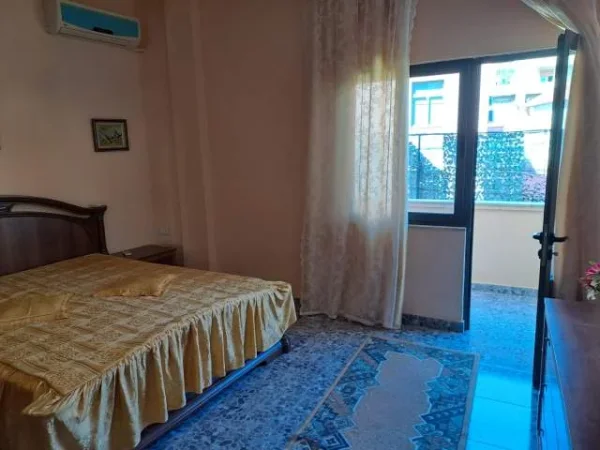 Tirane, jepet me qera apartament 2+1 Kati 2, 77 m² 450 Euro (prane rruges Hoxha Tahsim)