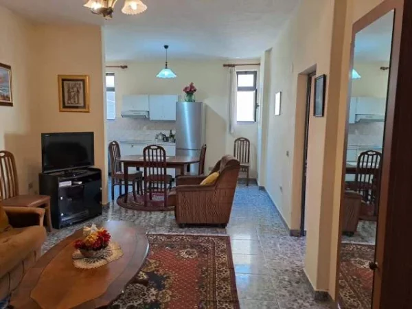 Tirane, jepet me qera Vile Kati 2, 77 m² 500 Euro (Pazari i Ri)