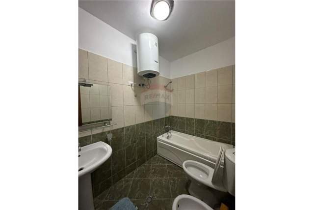 Tirane, jepet me qera apartament 2+1+A Kati 6, 105 m² 600 Euro (Tirane e Re)