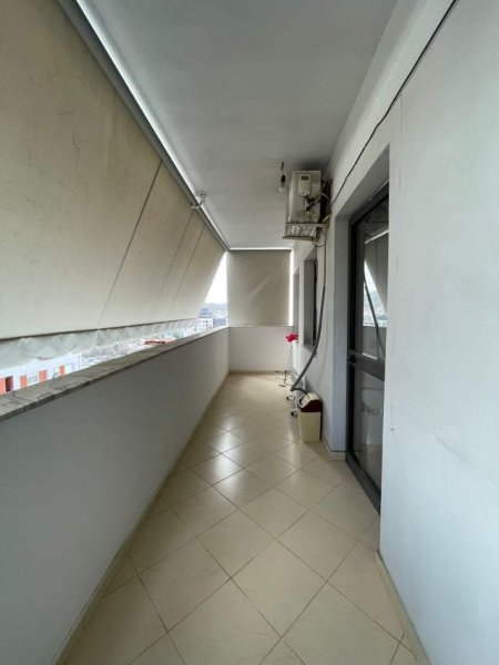 Tirane, jepet me qera apartament 113 m² 520 Euro (Square 21)