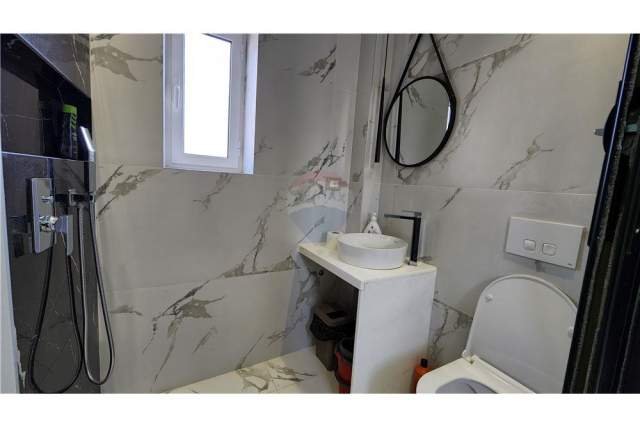Tirane, shitet apartament 1+1 Kati 5, 55 m² 115.000 Euro (Shkolla e Baletit)