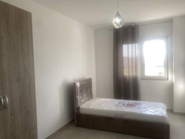 Tirane, jepet me qera apartament 2+1+BLK Kati 3, 115 m² 500 Euro (Bulevardi Kasharit)