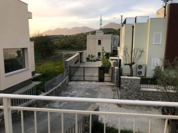 Tirane, shitet Vile 3+1+A+BLK Kati 0, 600 m² 350.000 Euro (Rezidenca "Green Garden", Bërzhitë) PRO30242