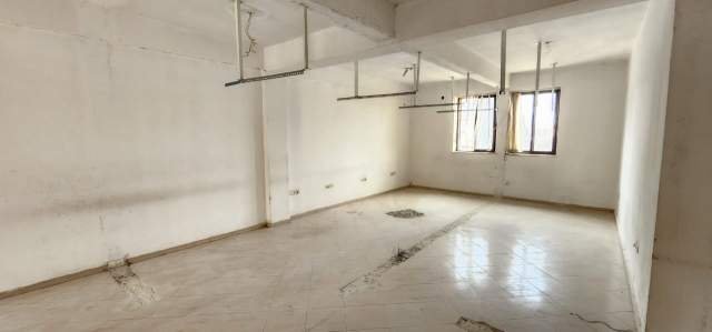 Tirane, jepet me qera magazine Kati 2, 150 m² 330 Euro (“Siri Kodra”)