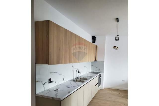 Tirane, jepet me qera apartament 2+1 Kati 5, 78 m² 450 Euro