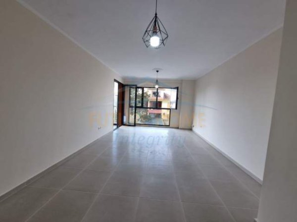 Tirane, shitet apartament 2+1 Kati 2, 120 m² 142.000 Euro (Oxhaku)