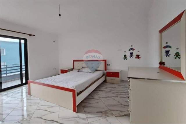 Tirane, jepet me qera apartament 2+1+A+BLK Kati 7, 100 m² 350 Euro (Rr. 3--Deshmoret)