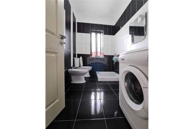 Tirane, jepet me qera apartament 2+1+A+BLK Kati 7, 100 m² 350 Euro (Rr. 3--Deshmoret)