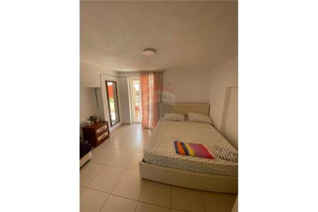 Tirane, jepet me qera apartament duplex 2+1+A Kati 1, 100 m² 300 Euro (Todi Shkurti)
