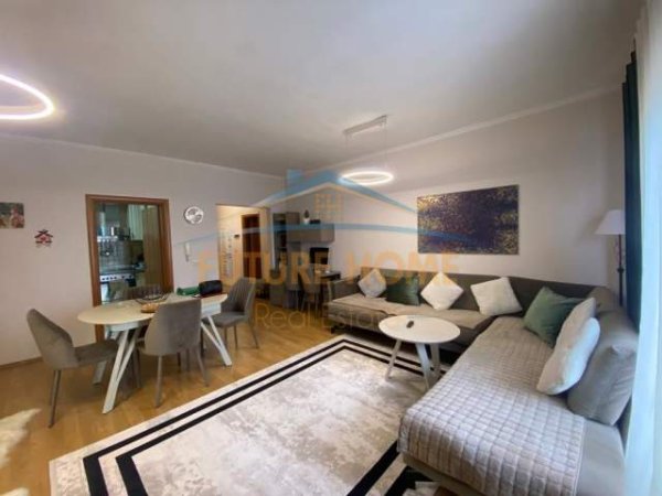 Tirane, shitet apartament 3+1+BLK Kati 12, 151 m² 302.000 Euro (Qender)