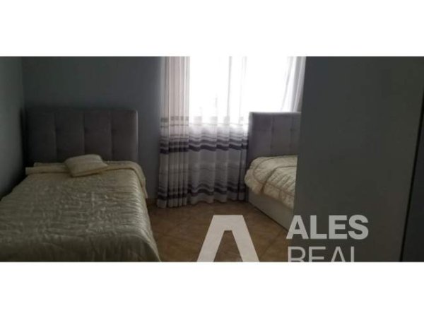 Tirane, shitet apartament 3+1 Kati 8, 135 m² 120.000 Euro