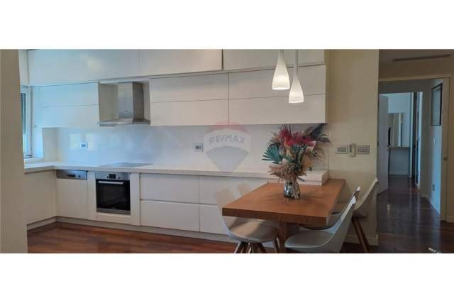 Tirane, jepet me qera apartament 2+1+A+BLK Kati 8, 126 m² 1.500 Euro (Prane Stadiumit Air Albania)