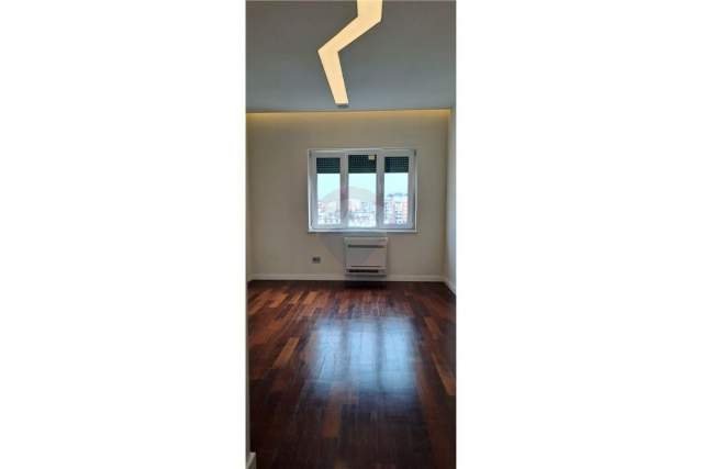 Tirane, jepet me qera apartament 2+1+A+BLK Kati 8, 126 m² 1.500 Euro (Prane Stadiumit Air Albania)