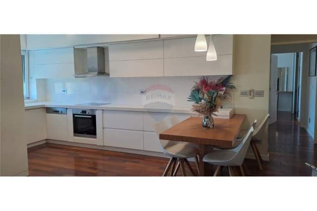 Tirane, jepet me qera apartament 2+1+BLK Kati 8, 125 m² 1.500 Euro (stadiumi aer albania)