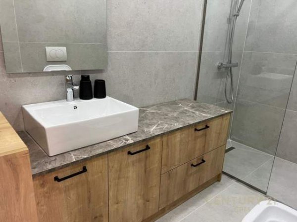 Tirane, jepet me qera apartament 2+1+BLK Kati 6, 123 m² 1.100 Euro (Blloku)