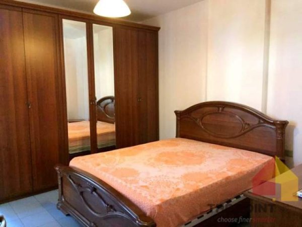 Tirane, jepet me qera apartament 2+1 Kati 4, 117 m² 600 Euro (Rruga Papa Gjon Pali II)