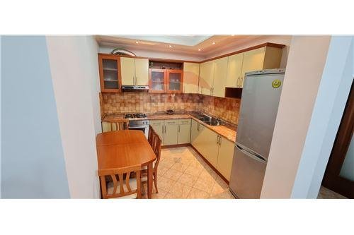 Tirane, jepet me qera apartament 2+1+A+BLK Kati 5, 115 m² 450 Euro (Komuna e Parisit)