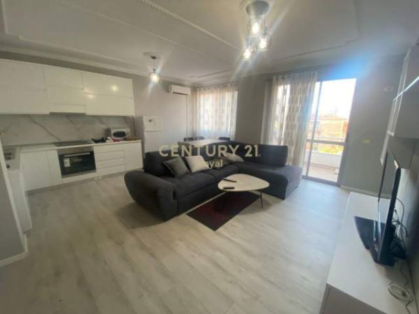 Tirane, jepet me qera apartament 2+1+BLK Kati 3, 120 m² 580 Euro (Pazari i Ri)