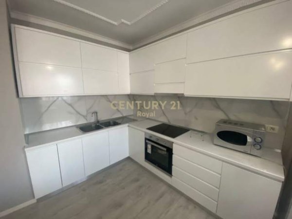 Tirane, jepet me qera apartament 2+1+BLK Kati 3, 120 m² 580 Euro (Pazari i Ri)