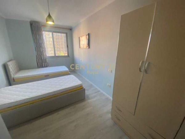 Tirane, jepet me qera apartament 2+1+BLK Kati 3, 120 m² 580 Euro (Pazari i Ri)