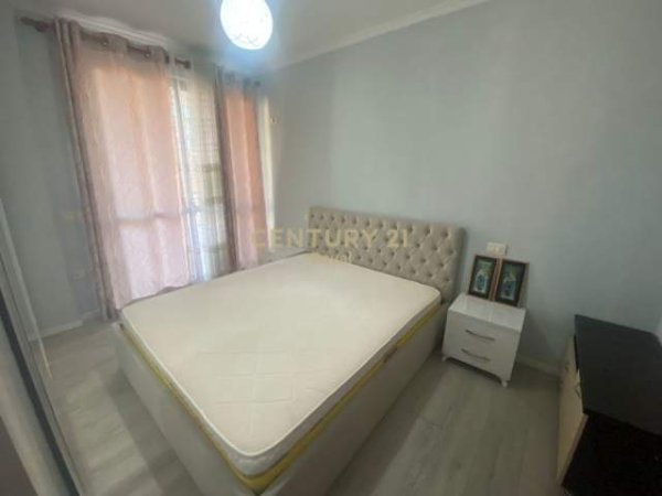 Tirane, jepet me qera 2+1 Kati 2, 107 m² 600 Euro (pazari  ri)