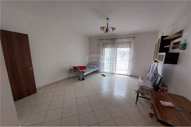 Tirane, shitet apartament 1+1+BLK Kati 3, 79 m² 55.000 Euro (Kthesa e Kamzes)
