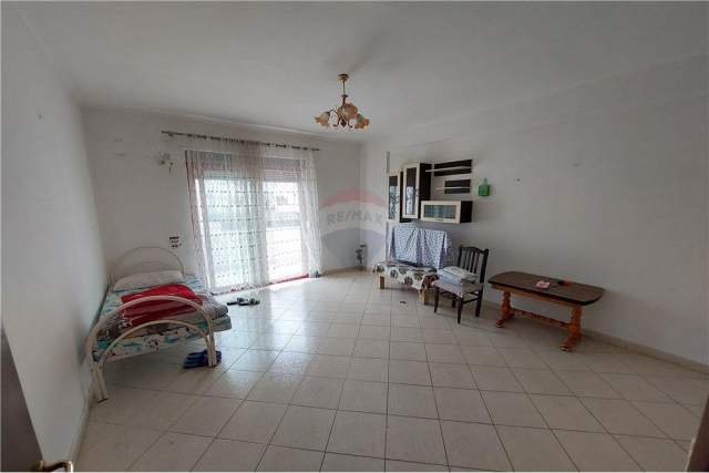 Tirane, shitet apartament 1+1+BLK Kati 3, 79 m² 55.000 Euro (Kthesa e Kamzes)