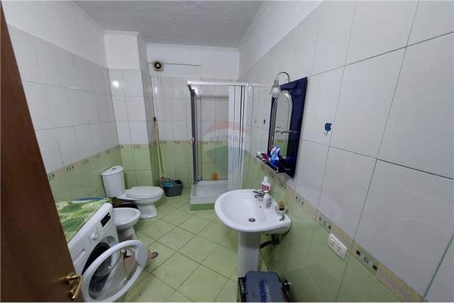 Tirane, shitet apartament 1+1+BLK Kati 3, 79 m² 55.000 Euro (Kthesa e Kamzes)