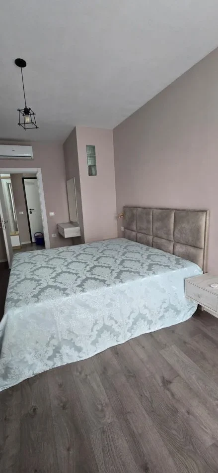 Tirane, jepet me qera apartament 1+1 Kati 2, 65 m² 630 € 