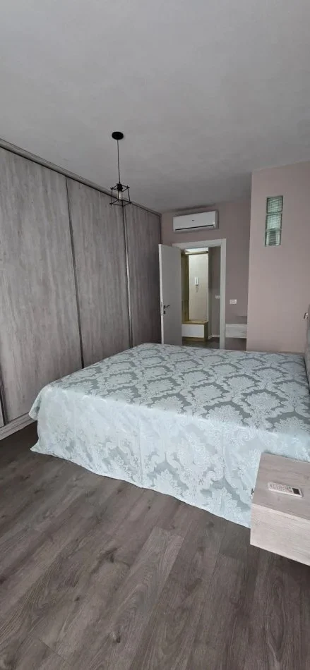 Tirane, jepet me qera apartament 1+1 Kati 2, 65 m² 630 € 