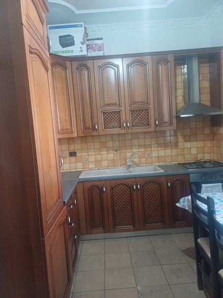 Vlore, jepet me qera apartament 2+1 Kati 1, 400 €