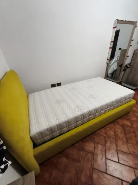 Tirane, shes Shes Krevat Tek, Suste/Zgare dhe Dyshek 100x200 cm shume cilesor, pothuajse i RI 390 €