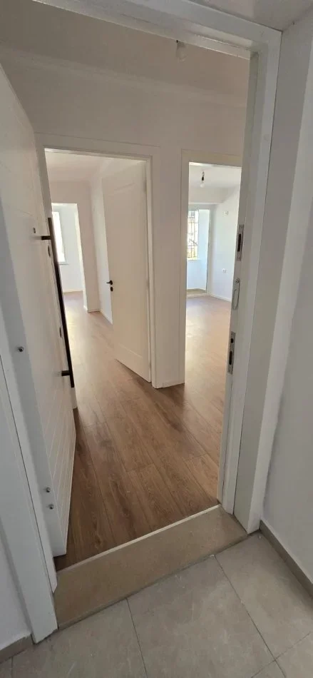 Tirane, shitet apartament 1+1 Kati 2, 54 m² 110.000 € (Prane Mozaikut te Tiranes)