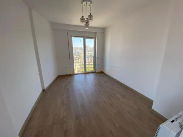 Tirane, jepet me qera apartament 1+1 Kati 5, 74 m² 400 € (Unaza e Re)