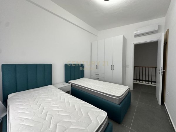 Tirane, jepet me qera apartament 3+1 Kati 3, 176 m² 1.000 € (KODRA E DIELLIT)
