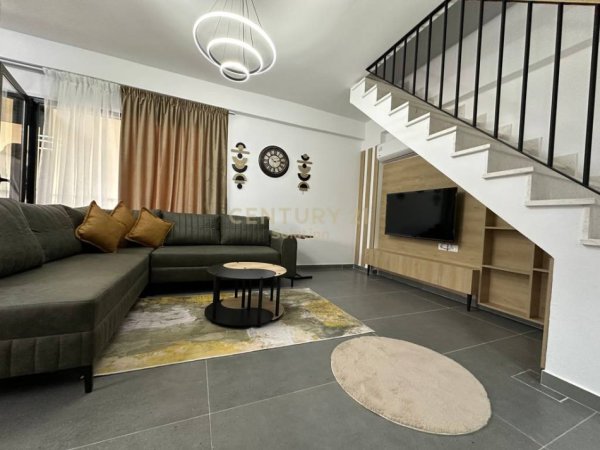 Tirane, jepet me qera apartament 3+1 Kati 3, 176 m² 1.000 € (KODRA E DIELLIT)
