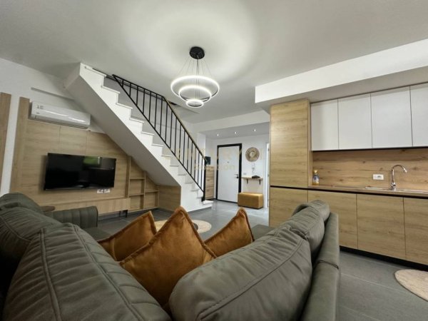 Tirane, jepet me qera apartament 3+1 Kati 3, 176 m² 1.000 € (KODRA E DIELLIT)