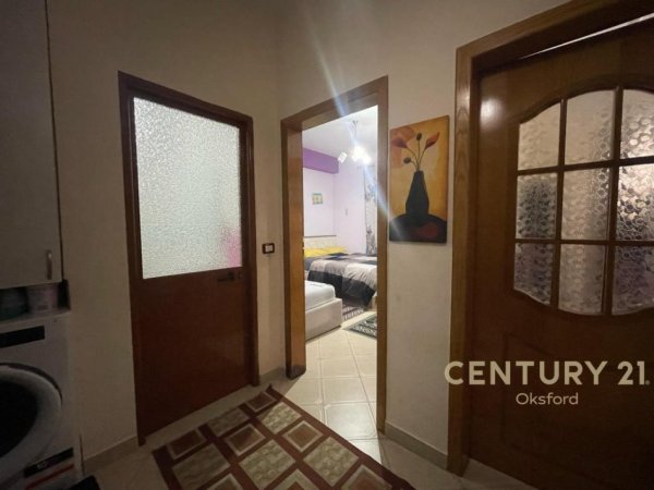 Tirane, jepet me qera apartament 1+1 Kati 6, 70 m² 600 € (KOMUNA E PARISIT)