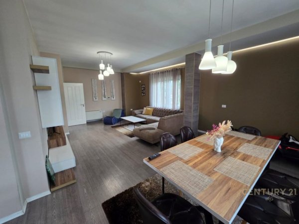 Tirane, jepet me qera apartament 2+1 Kati 3, 124 m² 850 € (rruga 2 vellezerit kondi)
