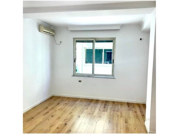 Tirane, shitet zyre Kati 4, 120 m² (Bllok)